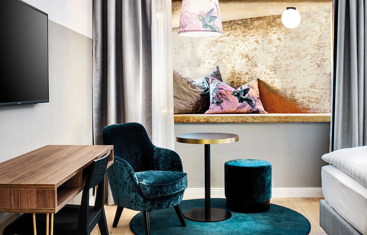 STAGE 12 - HOTEL BY PENZ 城市酒店品牌vi设计，vi设计，品牌vi设计，城市酒店vi设计，酒店图形设计，酒店品牌vi，品牌vi设计和图形设计，深圳vi设计，左右格局