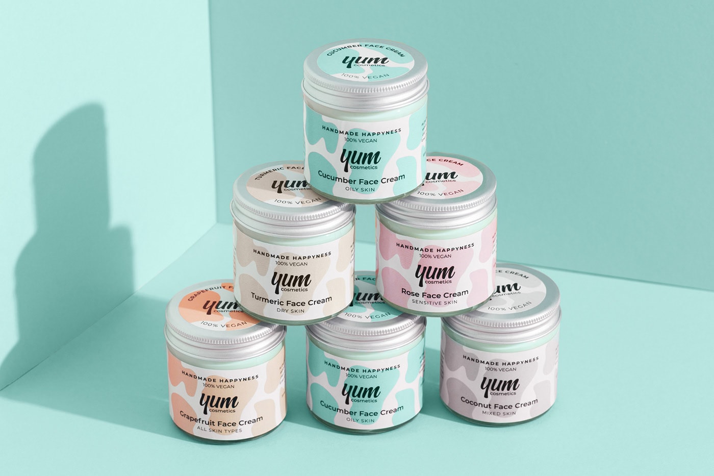 Yum高级手工零售化妆品精品店品牌VI设计，化妆品VI设计，高端VI设计，品牌视觉设计，深圳VI设计，左右格局